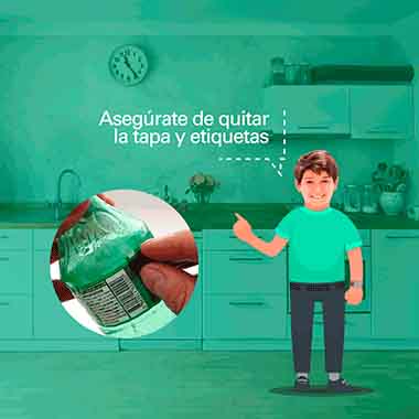 Para reciclar botallas plásticas, te debes asegurar de quitar la tapa y etiquetas