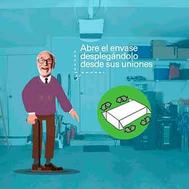 Para reciclar envases Tetrapak, abre el envase desplegándolo desde sus uniones